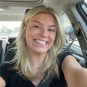 Meet your Posher, Layla